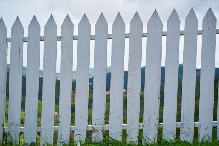 Vente de piquets de clôture, La Bazoge